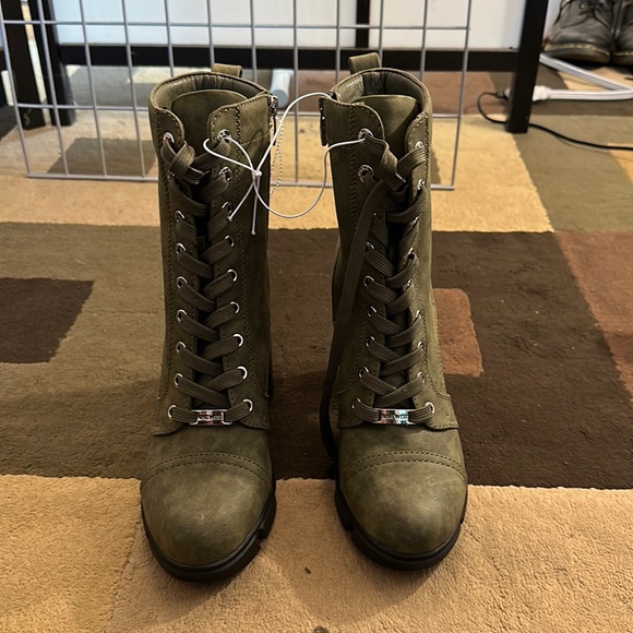 Nine West velvet green high lace up boots sliver logo front quilted new with tag - Picture 3 of 8